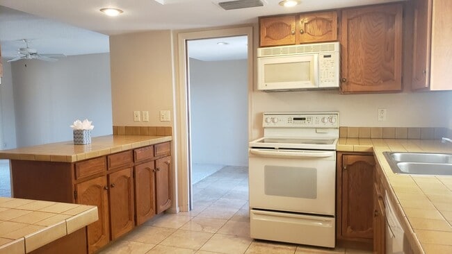 16212 E Carmel Dr in Fountain Hills, AZ - Building Photo - Building Photo