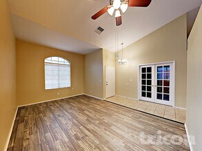 610 Largo Azul Ave in Henderson, NV - Foto de edificio - Building Photo