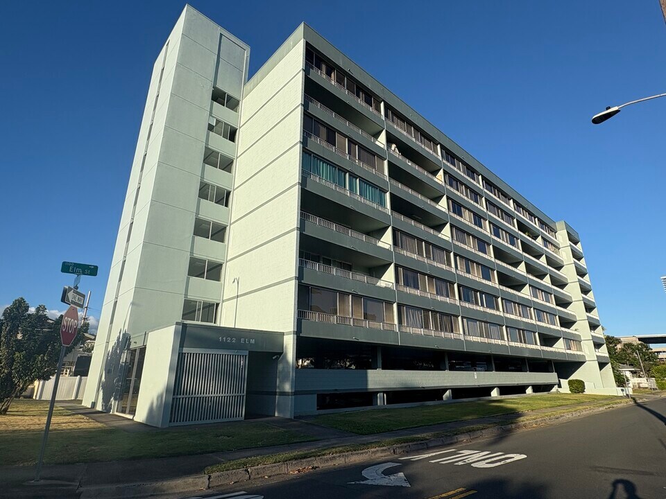 1122 Elm St in Honolulu, HI - Building Photo