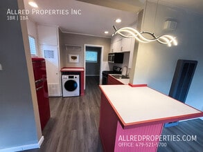 621 N Leverett Ave in Fayetteville, AR - Building Photo - Building Photo