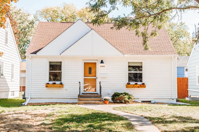 property at 2905 Blackstone Ave