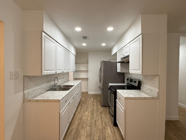 219 Serna Park in San Antonio, TX - Building Photo - Building Photo