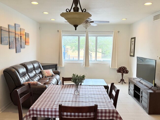 property at 1001 SE 16th St