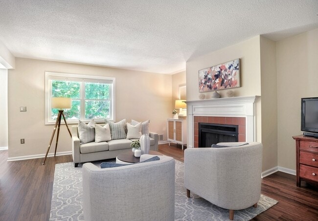 3705 Tuckers Ln in Hingham, MA - Building Photo - Building Photo