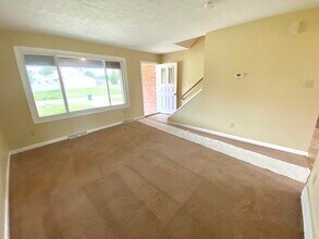 5762 Kentview Ave NW, Unit 1595 in North Canton, OH - Building Photo - Building Photo