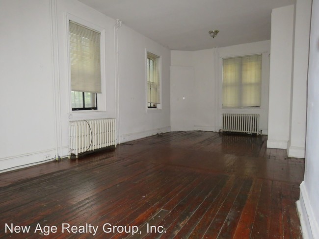 107 N 35th St in Philadelphia, PA - Foto de edificio - Building Photo