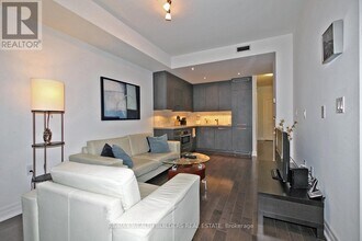 8 The Esplanade in Toronto, ON - Building Photo - Building Photo