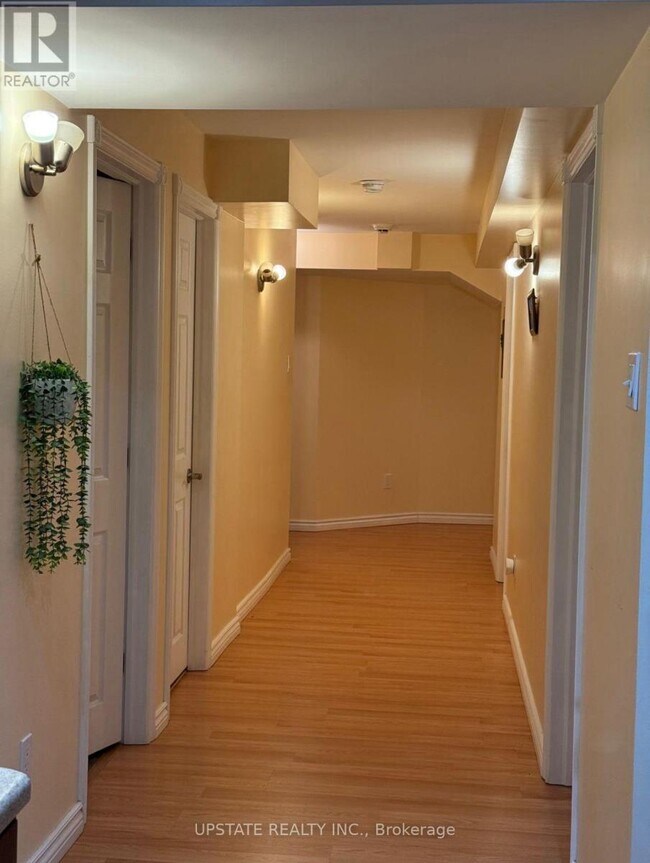 42 Condorvalley Crescent in Brampton, ON - Building Photo - Building Photo