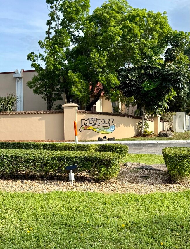 property at 4156 Inverrary Dr