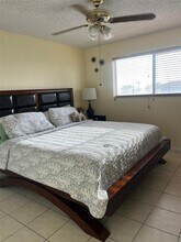 2735 W 52nd St in Hialeah, FL - Foto de edificio - Building Photo