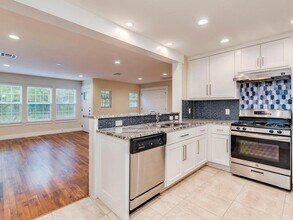 4500 Mt Vernon Dr in Austin, TX - Building Photo - Building Photo