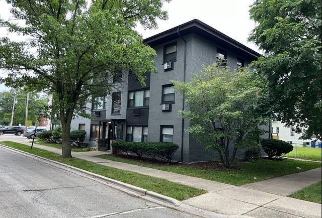 7200 Adams St in Forest Park, IL - Building Photo