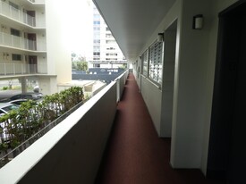1615 Wilder Ave in Honolulu, HI - Building Photo