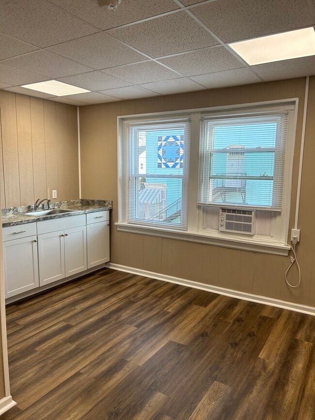 203 W Irvine St, Unit 4