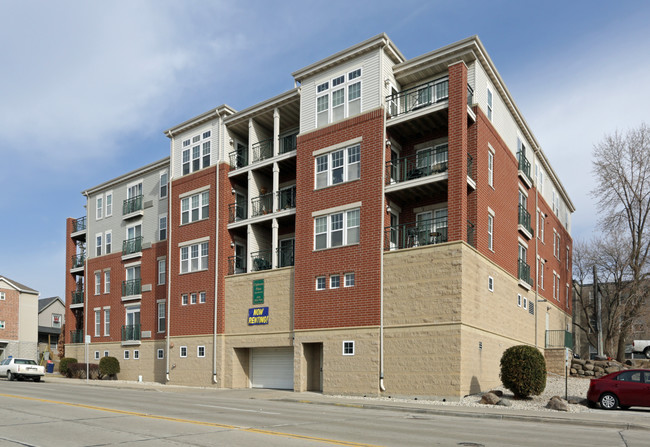 Clybourn Place Apartments