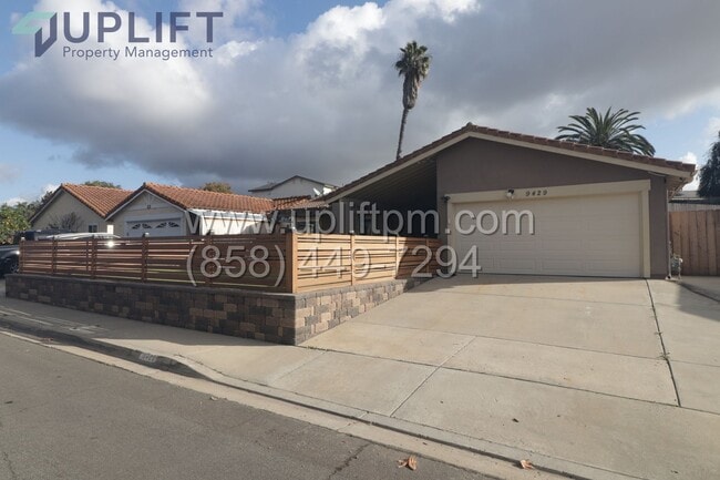 property at 9429 Calle Del Lago