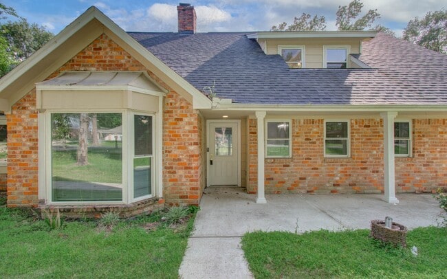 812 Stone Mountain Dr in Conroe, TX - Building Photo - Building Photo