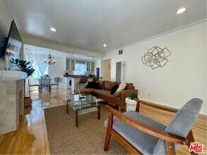 938 6th St in Santa Monica, CA - Building Photo - Building Photo