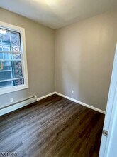 458 Livingston St, Unit 1 in Elizabeth, NJ - Building Photo - Building Photo