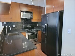 2528 Sierra Bello Ave in Las Vegas, NV - Building Photo - Building Photo