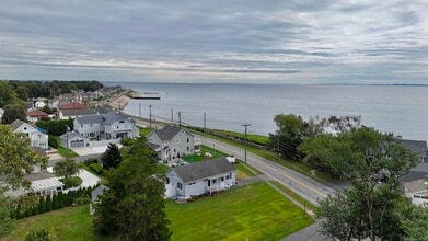 366 Maple Ave in Old Saybrook, CT - Building Photo - Building Photo