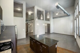Elle West Ave in Austin, TX - Building Photo