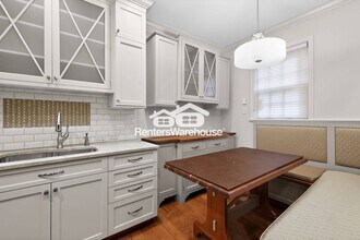 986 N Royal St in Alexandria, VA - Foto de edificio - Building Photo