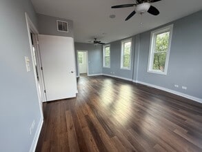 2864 N River Walk Dr in Chicago, IL - Building Photo - Building Photo