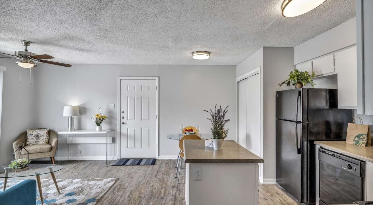 3631 Callaghan Rd, Unit Viva Max - 2 Bedroom in San Antonio, TX - Building Photo