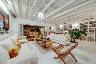 330 Gulf Rd in Key Biscayne, FL - Building Photo - Building Photo