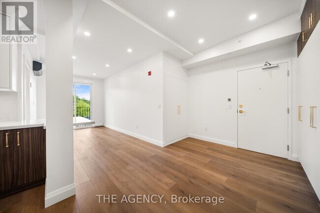 153 Main St E in Milton, ON - Building Photo - Building Photo