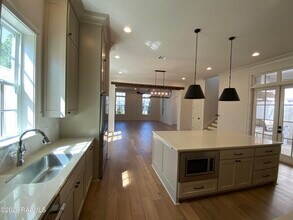 2110 Belfleur St in Baton Rouge, LA - Building Photo - Building Photo