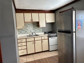 907 Bernon St, Unit 2R in Woonsocket, RI - Building Photo - Building Photo