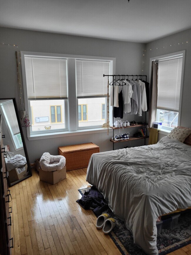 7 Farrington Ave, Unit 1 in Boston, MA - Foto de edificio - Building Photo