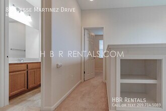 844 Jesse J. Martinez Dr in Tracy, CA - Building Photo - Building Photo