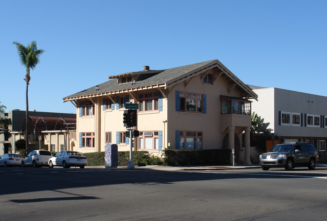 345 Laurel St in San Diego, CA - Foto de edificio