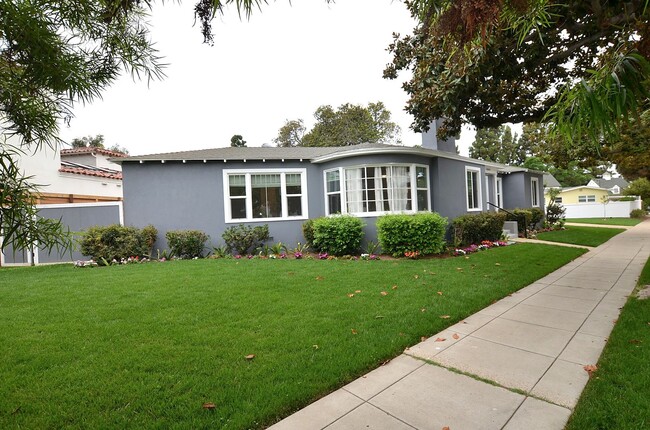 1634 6th St in Coronado, CA - Building Photo - Building Photo