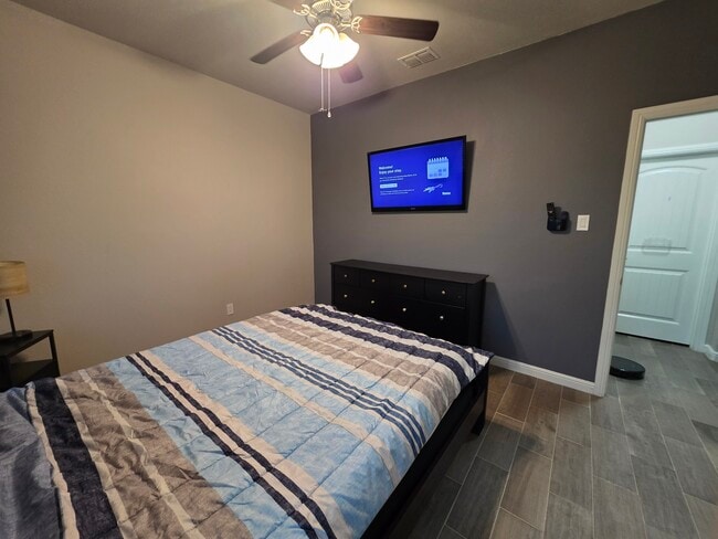 9136 Grovehurst Rd in Fort Worth, TX - Foto de edificio - Building Photo