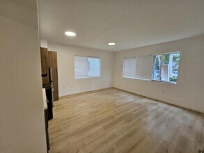 557 Michigan Ave in Miami Beach, FL - Foto de edificio - Building Photo