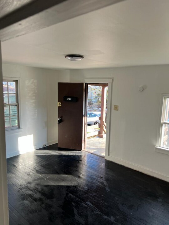 421-423-423 Caldwell St in Clairton, PA - Building Photo