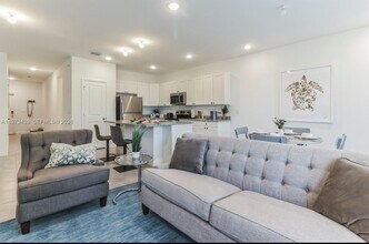 3808 Shoma Dr, Unit 3808 in West Palm Beach, FL - Foto de edificio - Building Photo