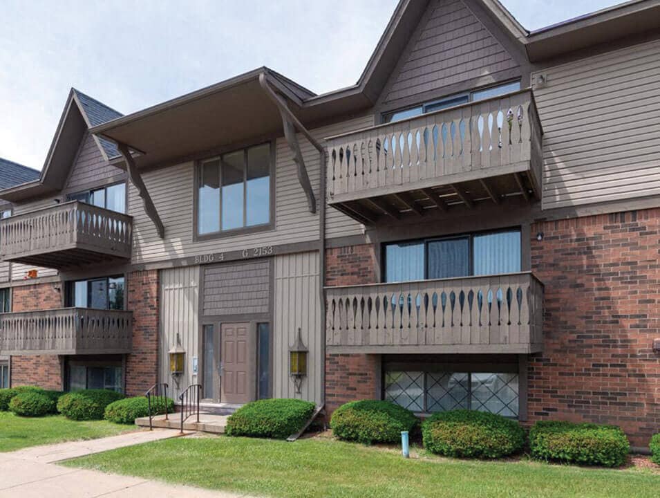 Fox Hill Glens in Grand Blanc, MI - Building Photo
