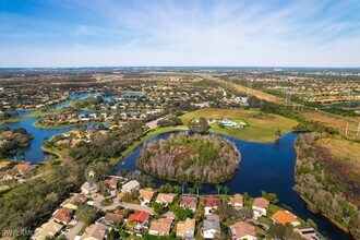12341 Eagle Pointe Cir in Ft. Myers, FL - Building Photo - Building Photo