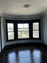 2503 N 37th St, Unit Top Floor in Milwaukee, WI - Foto de edificio - Building Photo