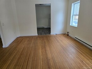 149 Washington Dr in Mastic Beach, NY - Building Photo - Building Photo