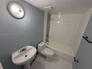 19761 SW 114th Ave in Miami, FL - Building Photo - Building Photo