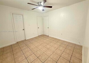 437 NW 57th Ave in Miami, FL - Building Photo - Building Photo