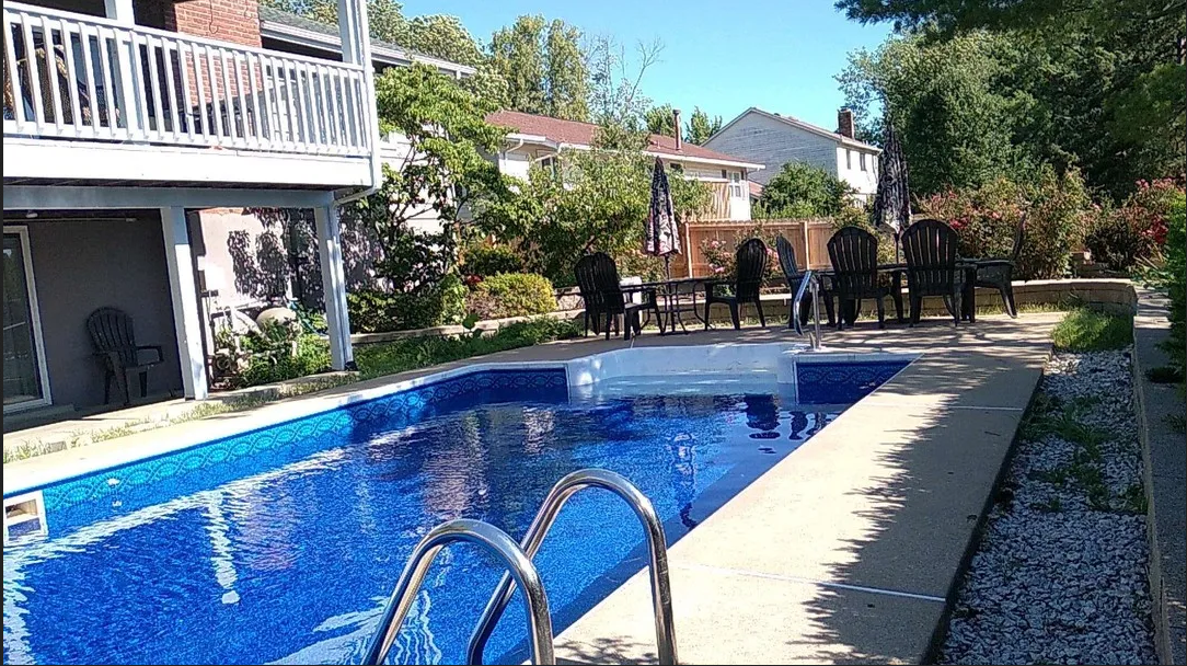 8 Parkrose Ct in Ballwin, MO - Building Photo