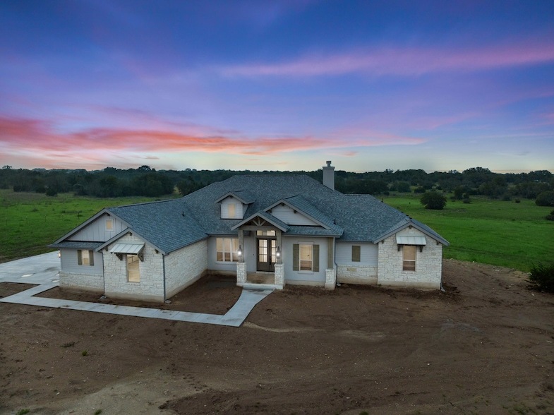 103 Buck Rabbit Rd in Briggs, TX - Building Photo