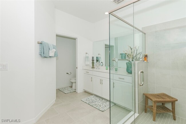 property at 5728 Oakmont Ct